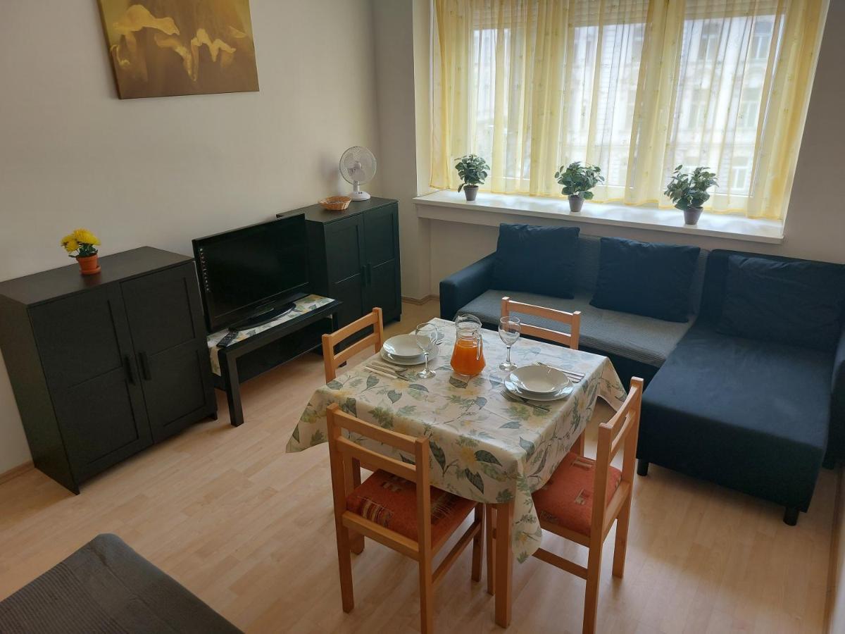 Apartman V Centre Bratislavy Apartment Братислава Екстериор снимка